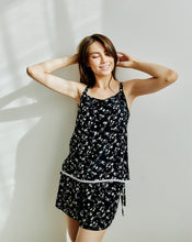 Load image into Gallery viewer, Floral Print Top with White Lace and a Red Button