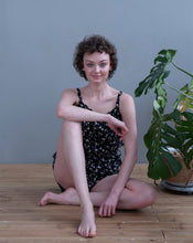 Load image into Gallery viewer, Floral Print Top with White Lace and a Red Button