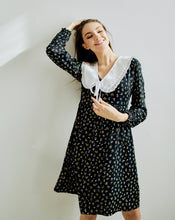 Load image into Gallery viewer, Black Flowered Dress with Detachable Collar