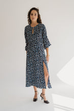 Load image into Gallery viewer, Navy Blue Floral Print Dress With Long Sleeves And Detachable Collar
