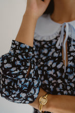 Load image into Gallery viewer, Navy Blue Floral Print Dress With Long Sleeves And Detachable Collar